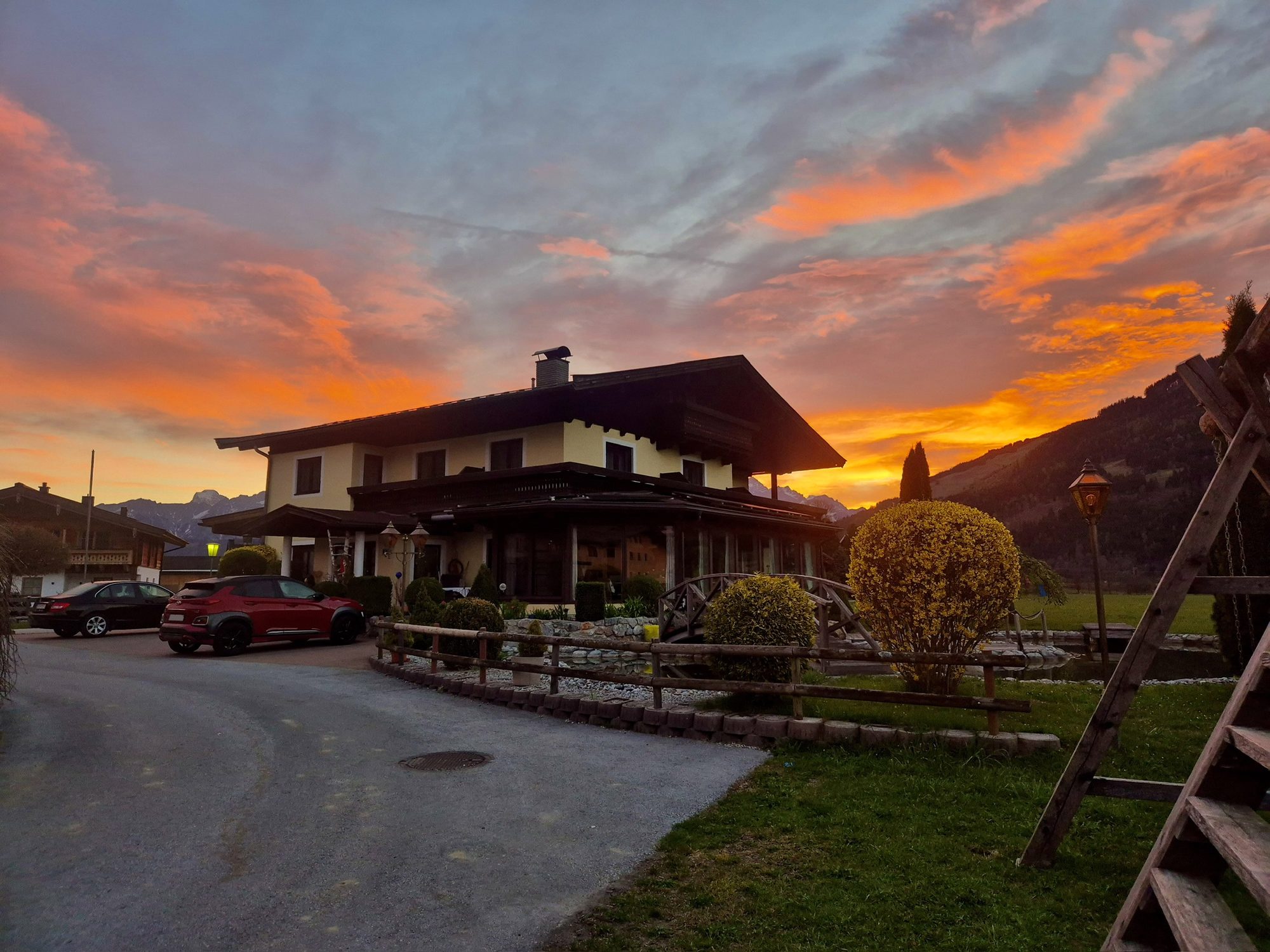 Landhaus Quehenberger in Maishofen bei Sonnenuntergang